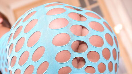 Deluxe hungarian babe Amirah Adara exhibiting her butt 